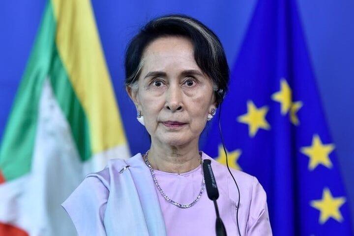 Journalists and civil righs advocates say Aung San Suu Kyi, shown here at a European Union news conference in May 2017, is keeping non-government media at a distance in Myanmar. (Image: REUTERS/Eric Vidal)