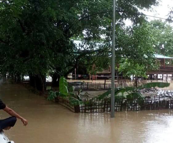 Floods destroy a main market at Buthidaung in Arakan state, western Myanmar (Image: APM)