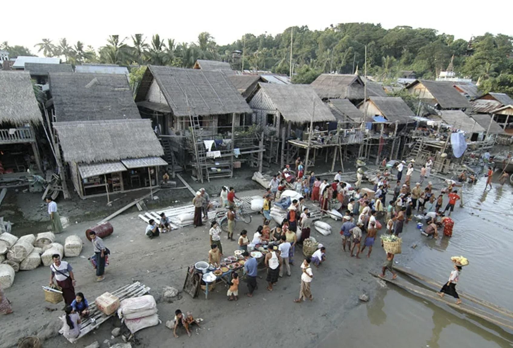 The Ayeyarwady region, adjacent to Arakan state (Image: globerovers)