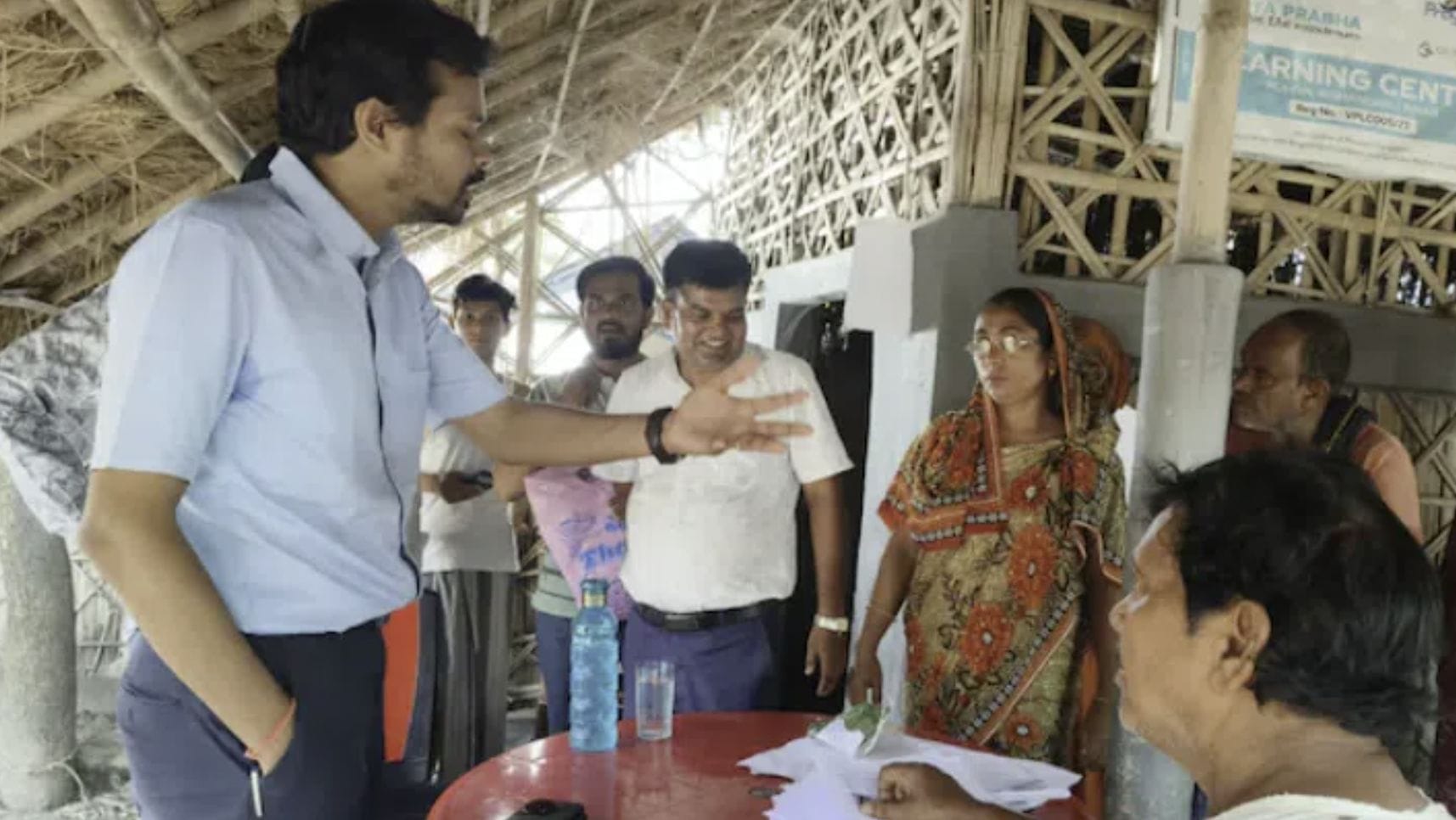 Bihar state authorities review voters' lists (Image: News18)