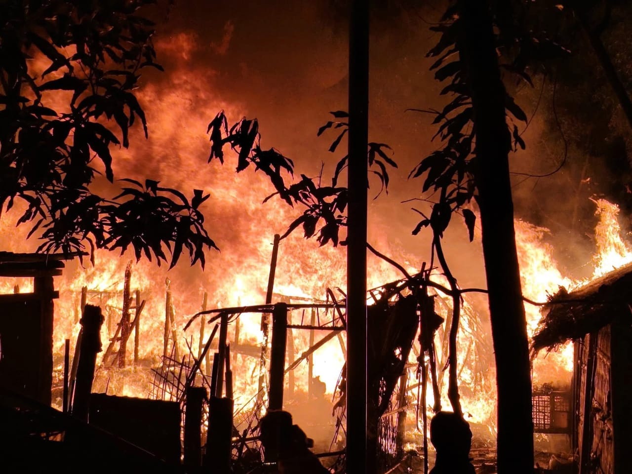 Fire Erupts in Rohingya Camps in Cox’s Bazar, Destroying Dozens of Shelters and Displacing Families