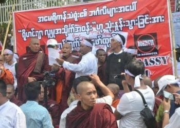 Myanmar authorities force Yangon residents to protest in support of the army in front of the ICJ